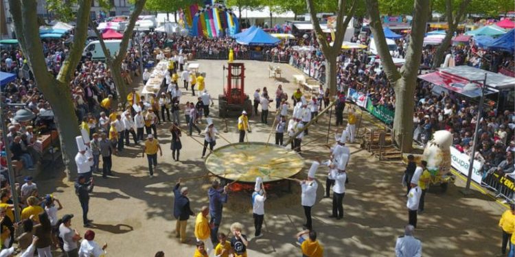 Fiesta del Omelette Gigante